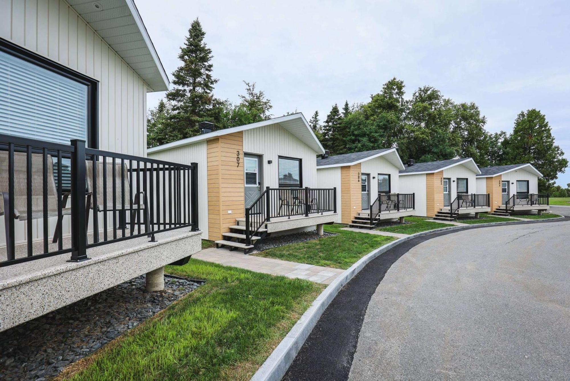 Days Inn By Wyndham Riviere-Du-Loup Exterior photo